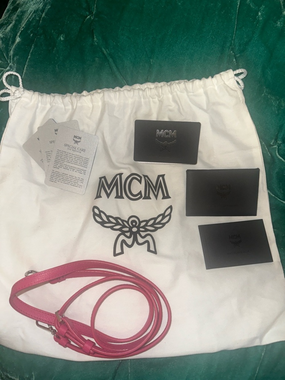 MCM LOVE POTION COSMETIC CASE - Picture 13 of 15